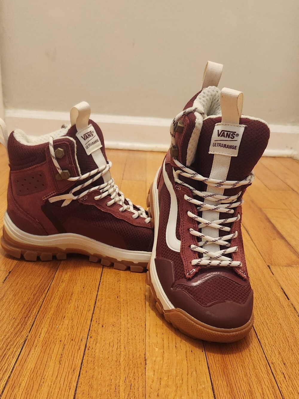 Vans UltraRange EXO Hi GORE-TEX MTE-3 Boots Burgundy / Pomegranate M6/W7.5